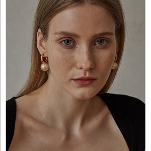 Gold pearl drop hoop earrings